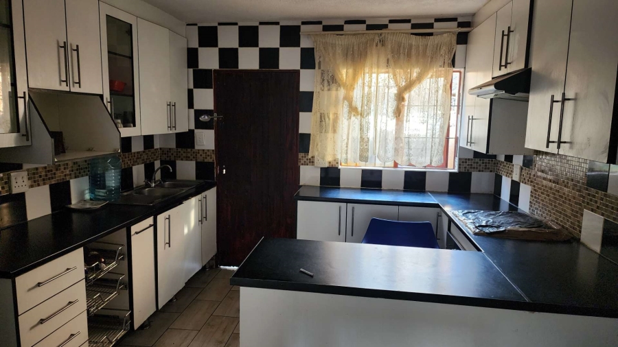 2 Bedroom Property for Sale in Rustenburg North West